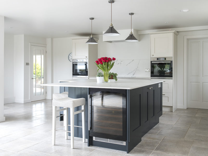 monochrome kitchen island with breakfast bar