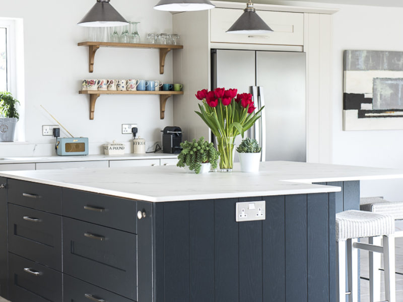 kitchen island with pendant lamps